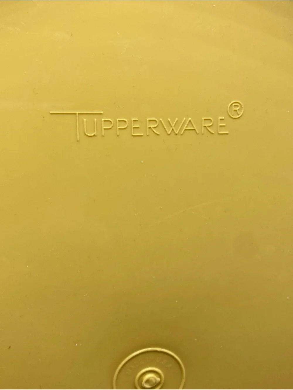 Vintage Tupperware Cake Taker Carrier Large Pie Divider Rack Harvey Yellow